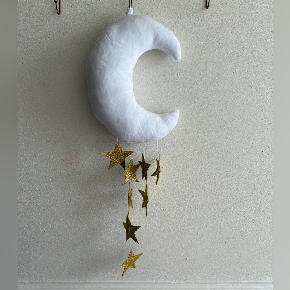 NWT 🤍MOON CLOUD WITH STARS CRIB MOBILE🤍